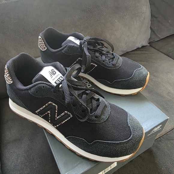 New Balance Black Sneakers with Leopard Accents      Size 10 - Picture 1 of 5